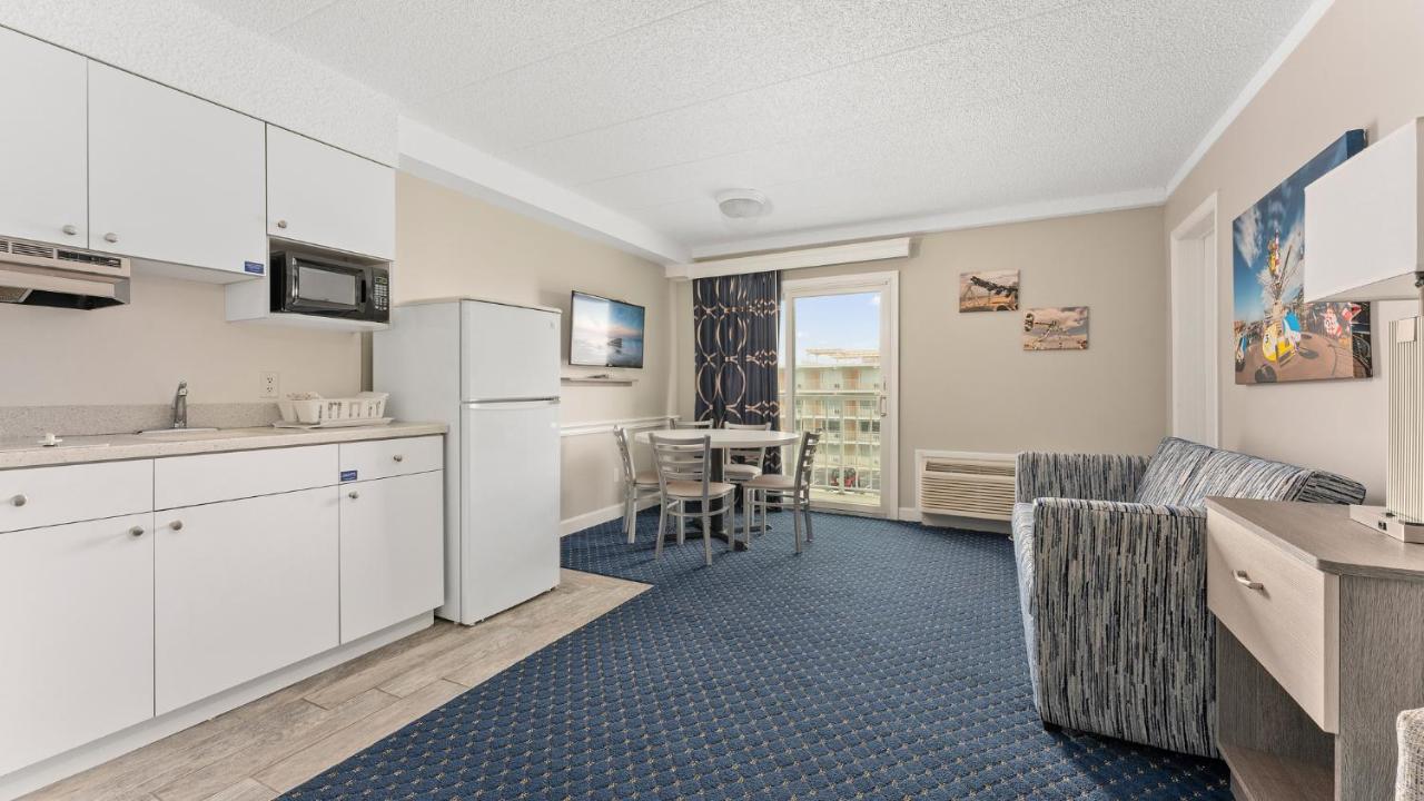 | Adventurer Oceanfront Inn