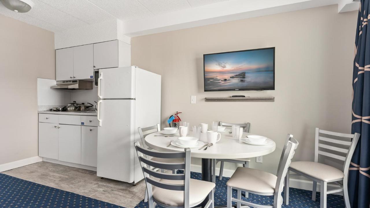 | Adventurer Oceanfront Inn