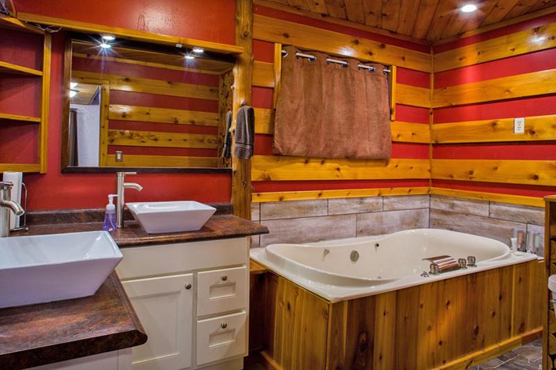 | Curriers Lakeview Lodge