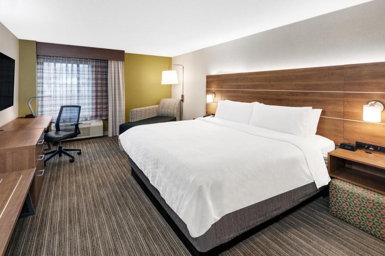 | Holiday Inn Express & Suites Tilton, an IHG Hotel