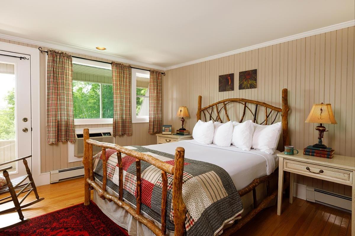 | Friends Lake Inn