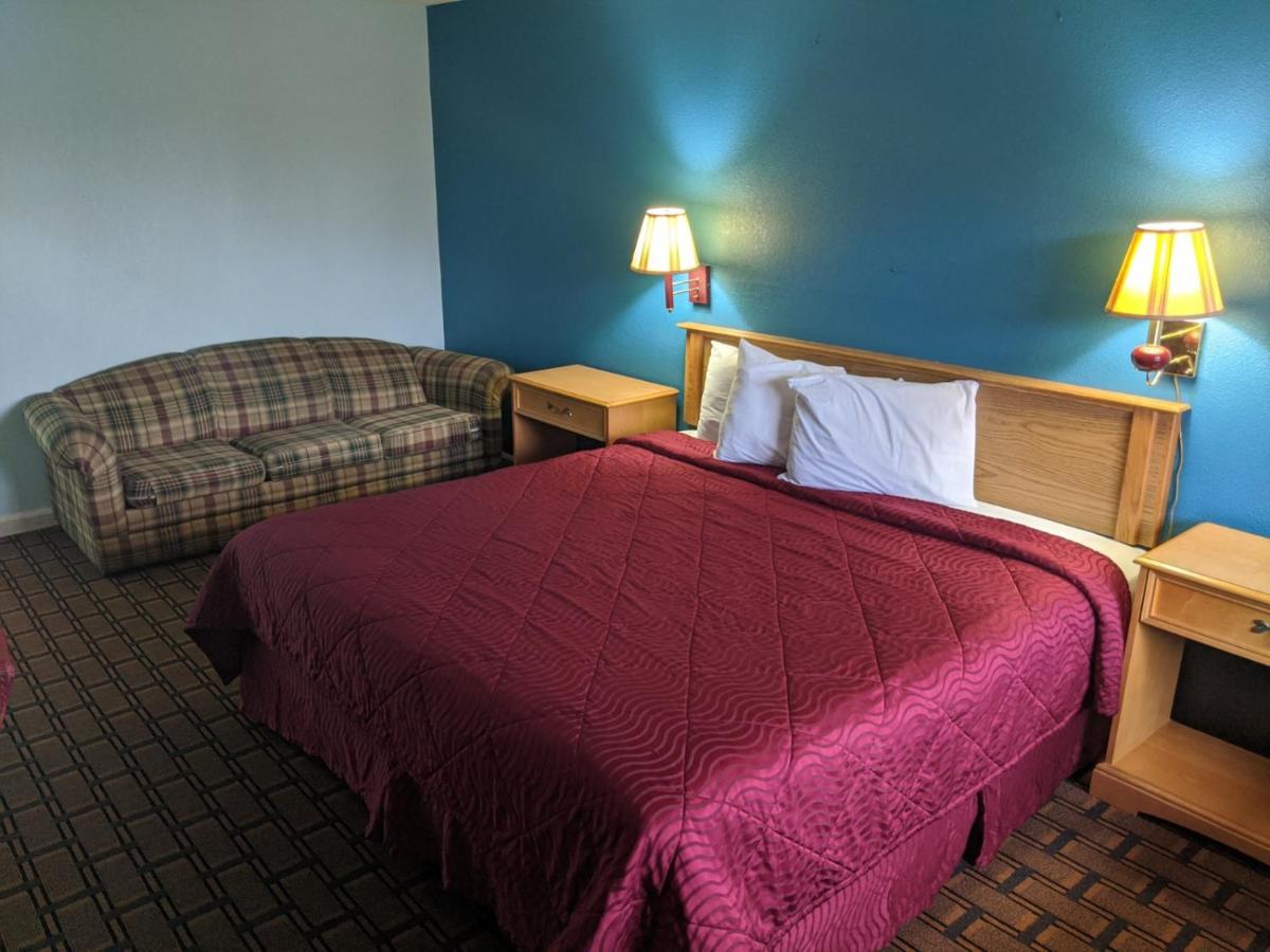 | Executive Inn