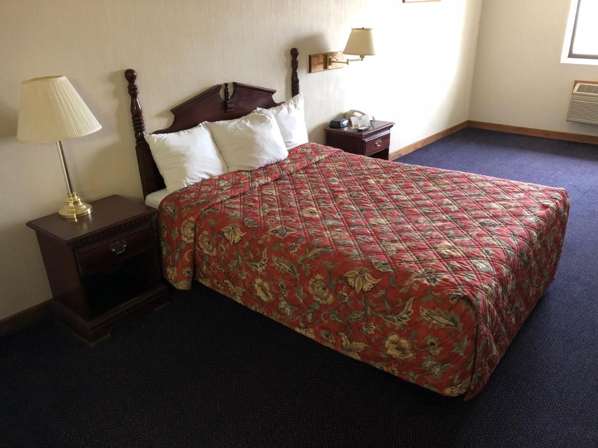  | Denison Inn & Suites