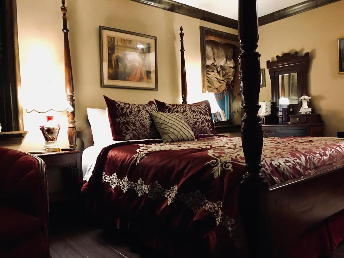 | Symphony Hotel & Restaurant