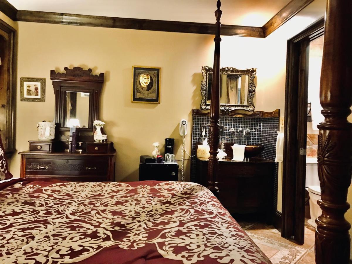 | Symphony Hotel & Restaurant