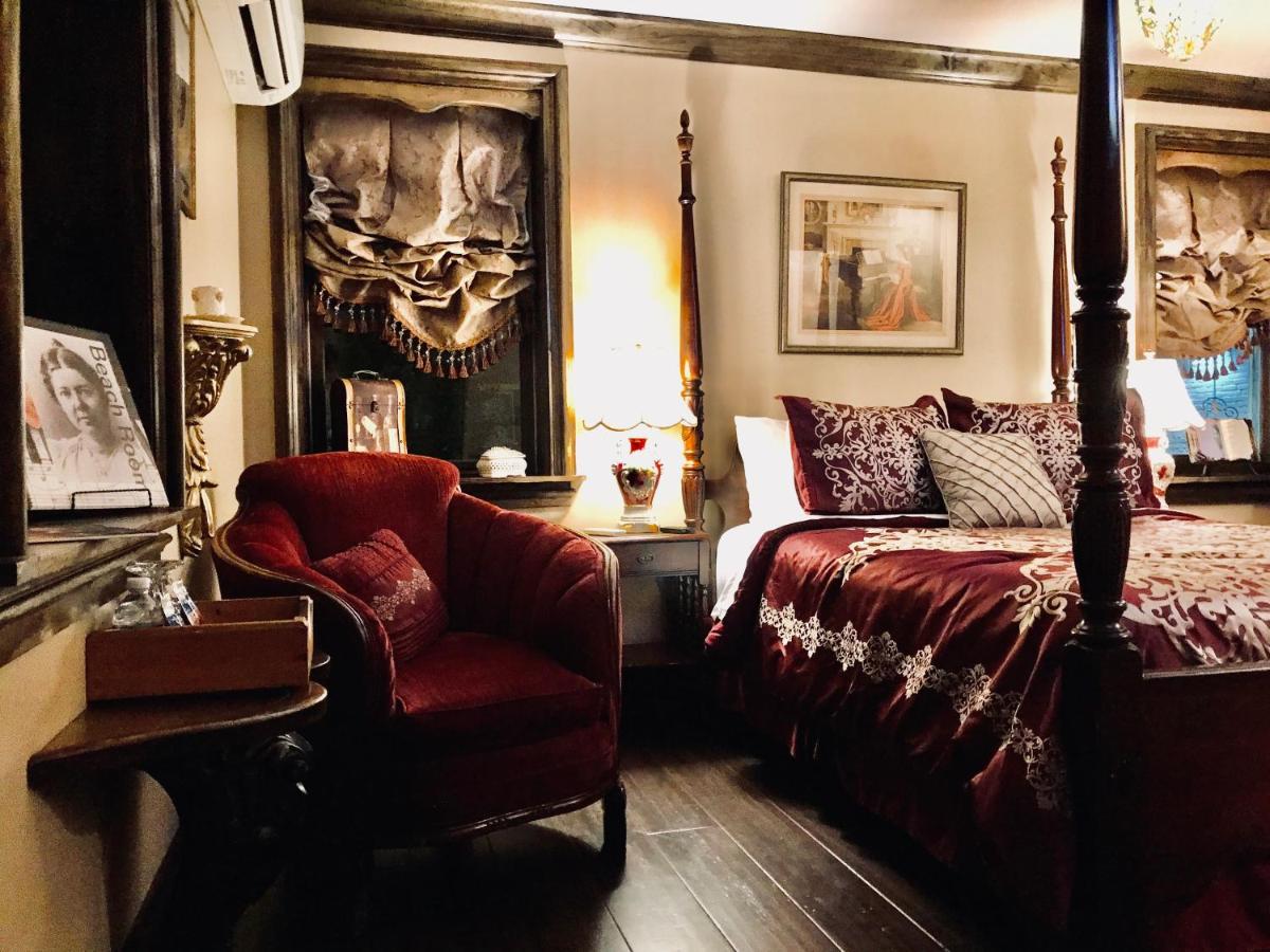 | Symphony Hotel & Restaurant