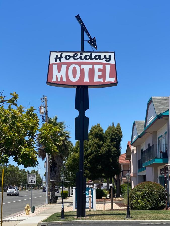 | Holiday Motel