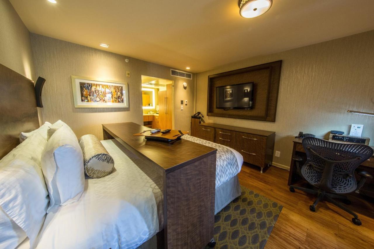 King Room at Hotel Strata
