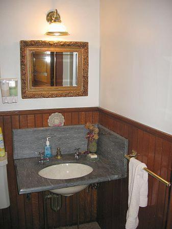  | Olde Judge Mansion B&B