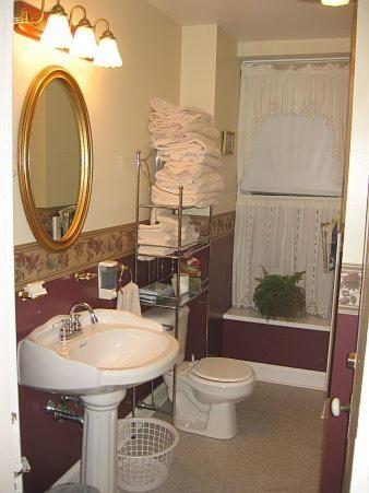  | Olde Judge Mansion B&B