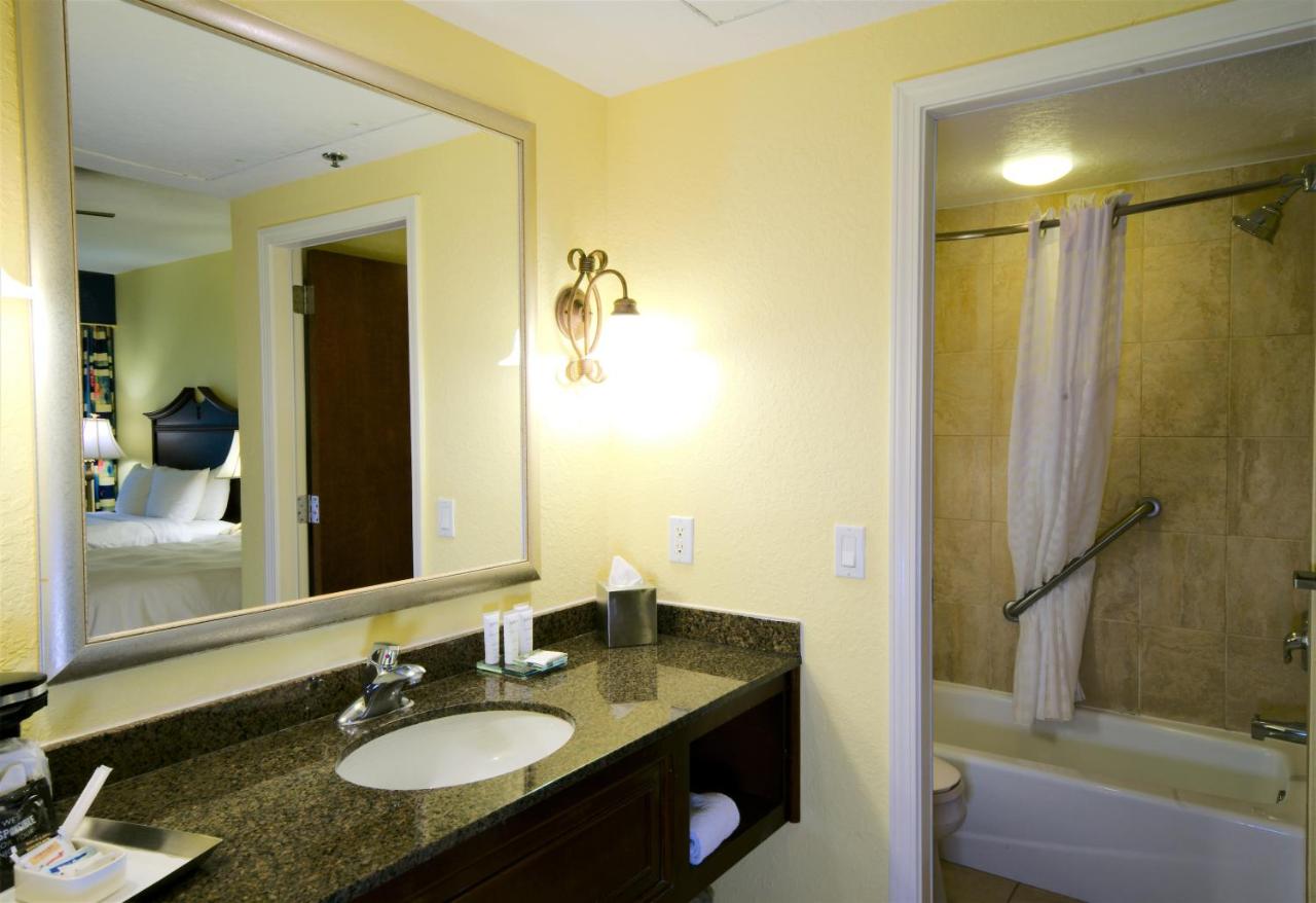 Deluxe King Room - Non-Smoking at Radisson Resort at the Port