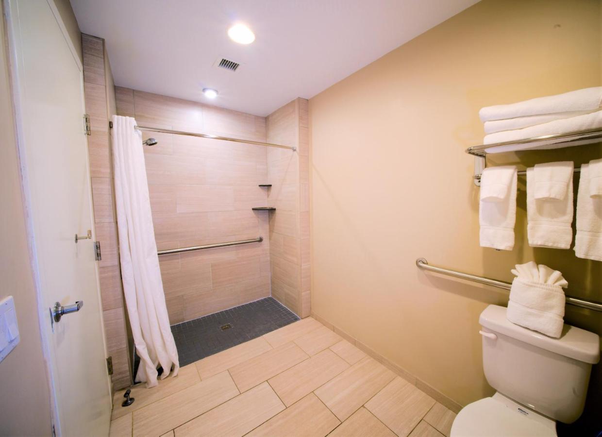One-Bedroom Queen Suite with Roll-In Shower - Non-Smoking at Radisson Resort at the Port