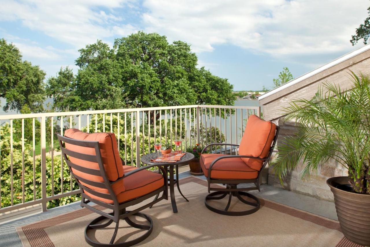 | Inn on Lake Granbury