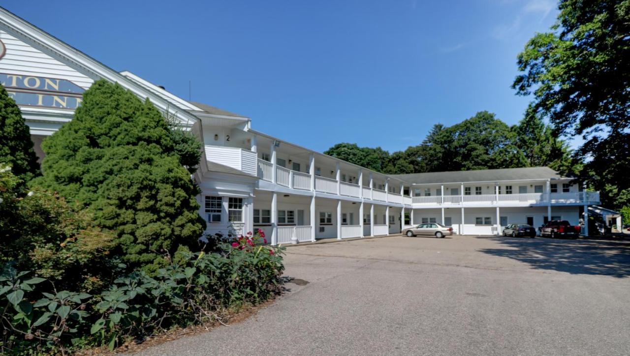 | Hamilton Village Inn