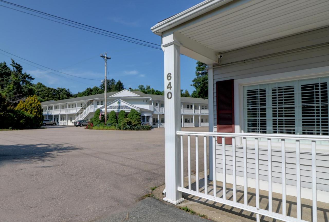 | Hamilton Village Inn