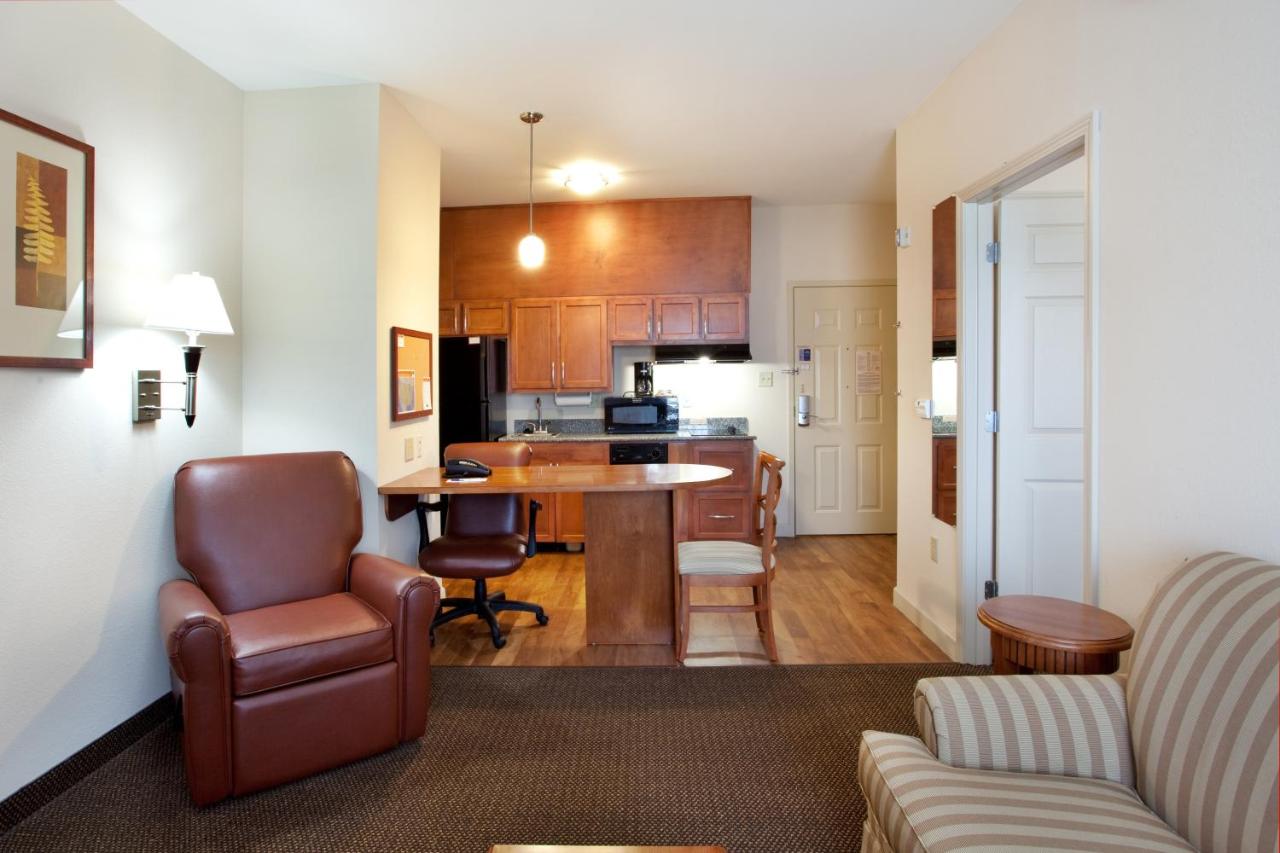 One-Bedroom King Room with Roll-in Shower - Hearing Accessible - Non-Smoking at Candlewood Suites New Iberia by IHG