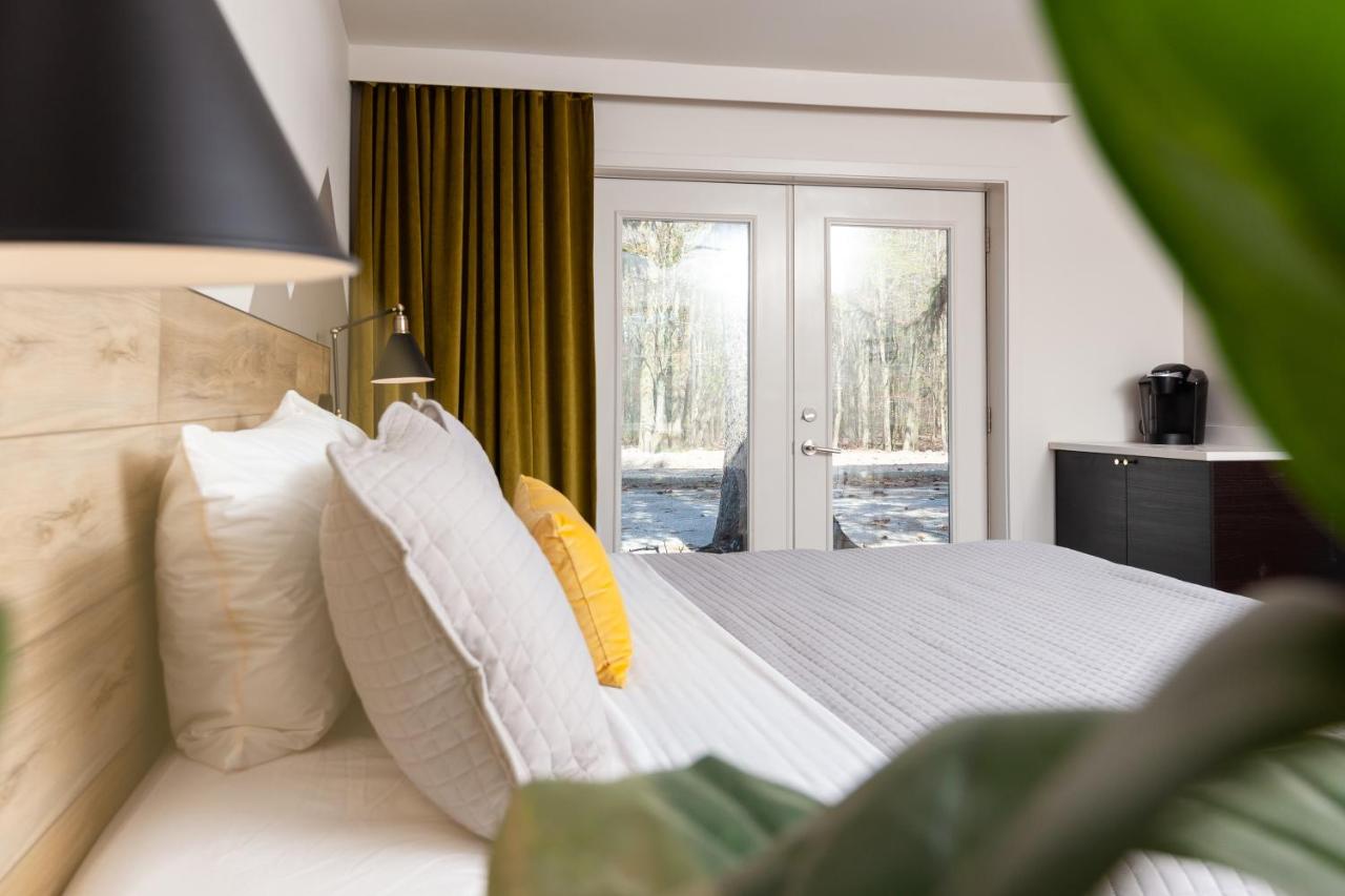 | 4411 Inn & Suites