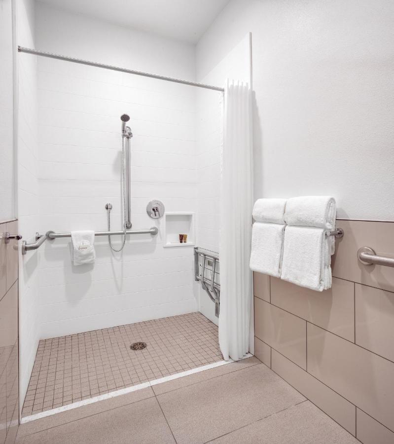 Queen Room - Disability Access at Ayres Hotel Vista Carlsbad