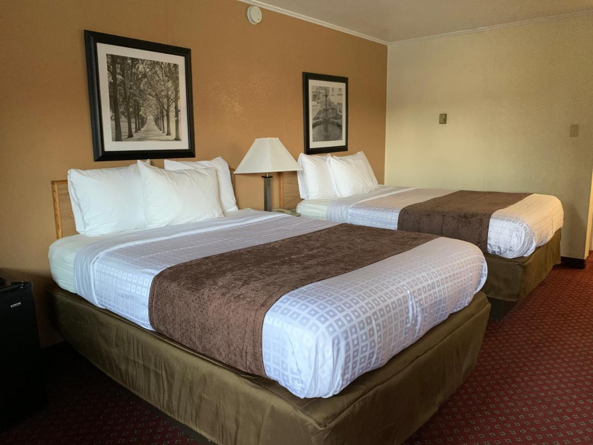 | Red Carpet Inn & Suites Ebensburg