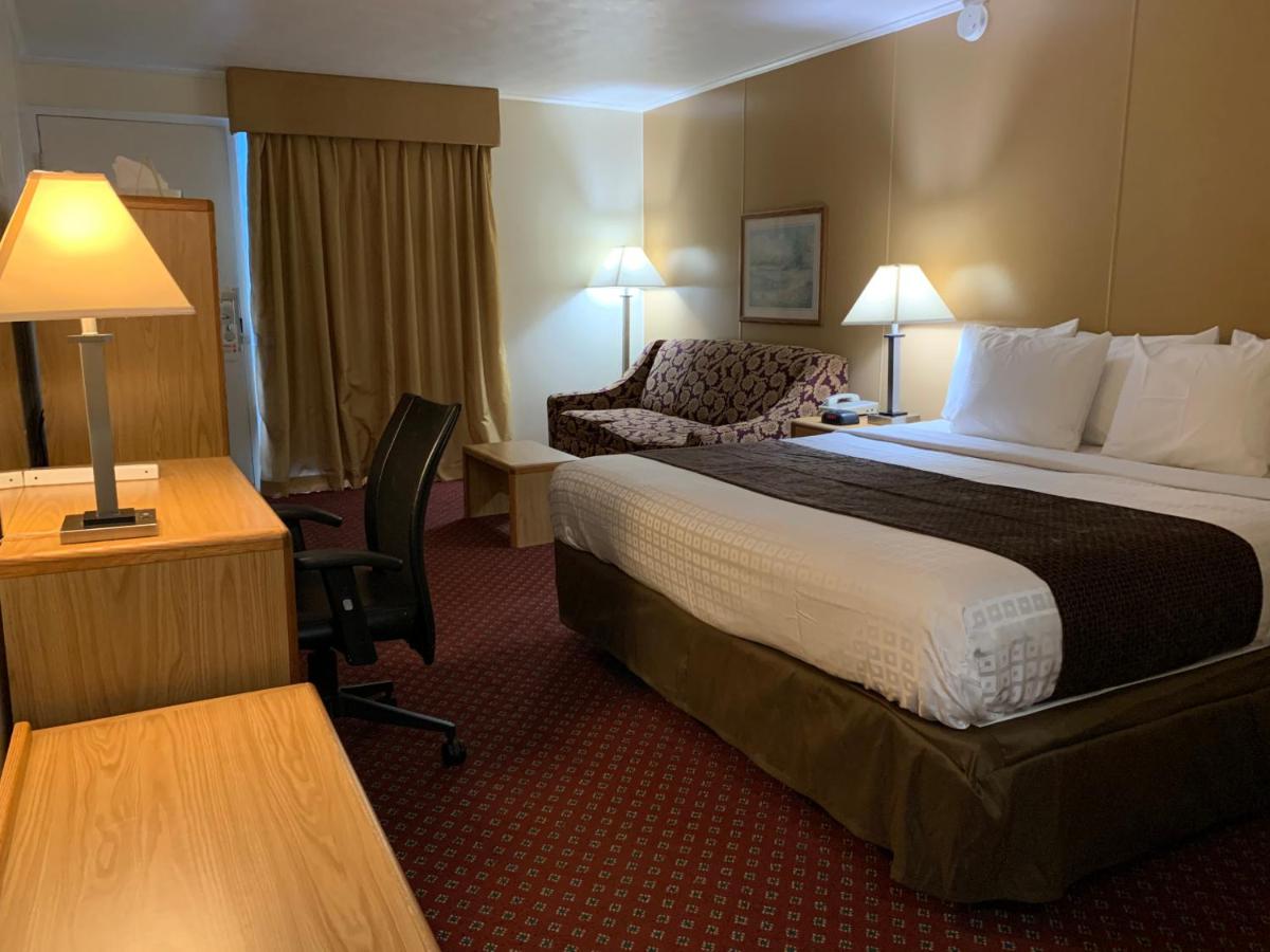 | Red Carpet Inn & Suites Ebensburg