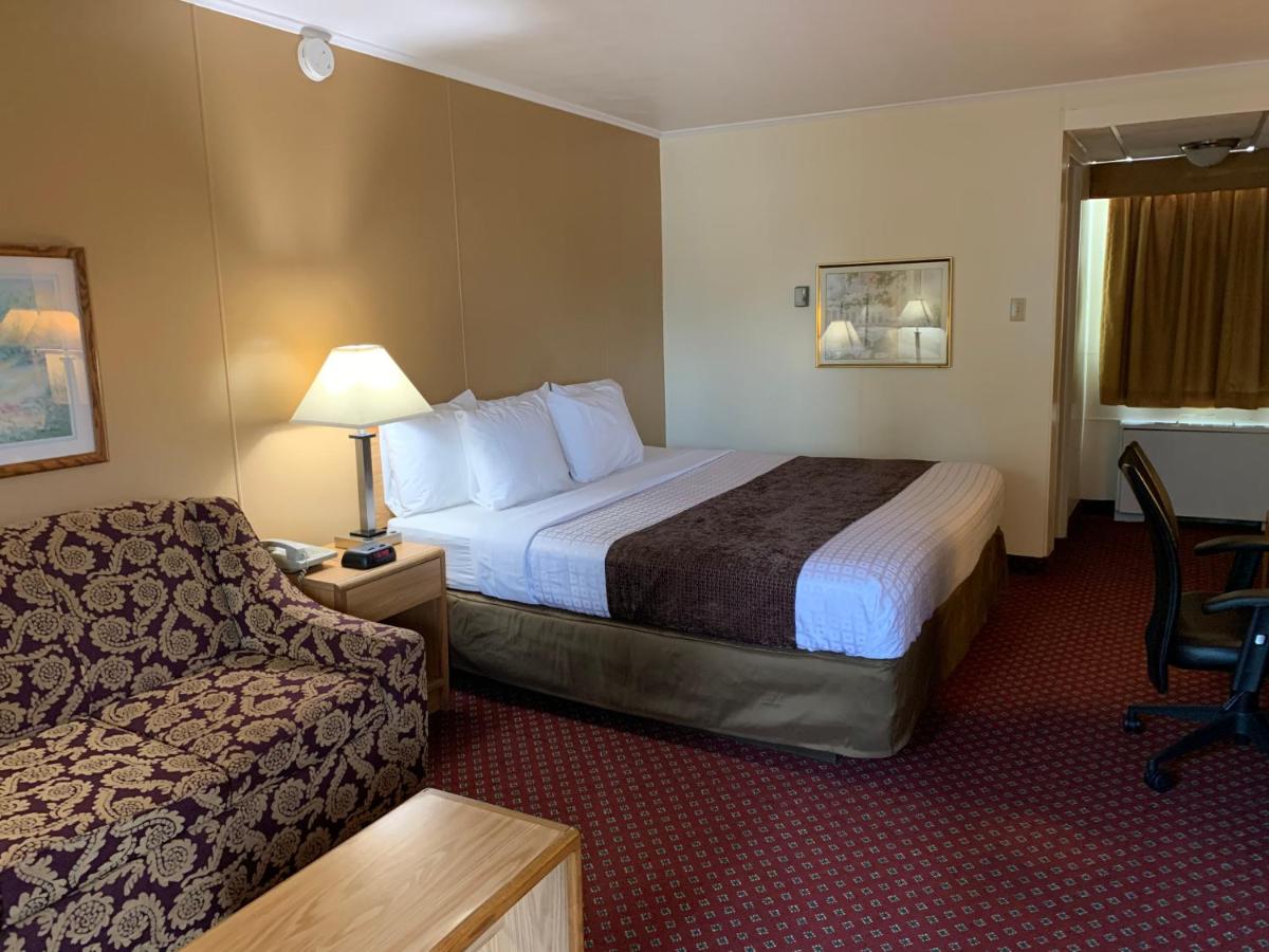 | Red Carpet Inn & Suites Ebensburg