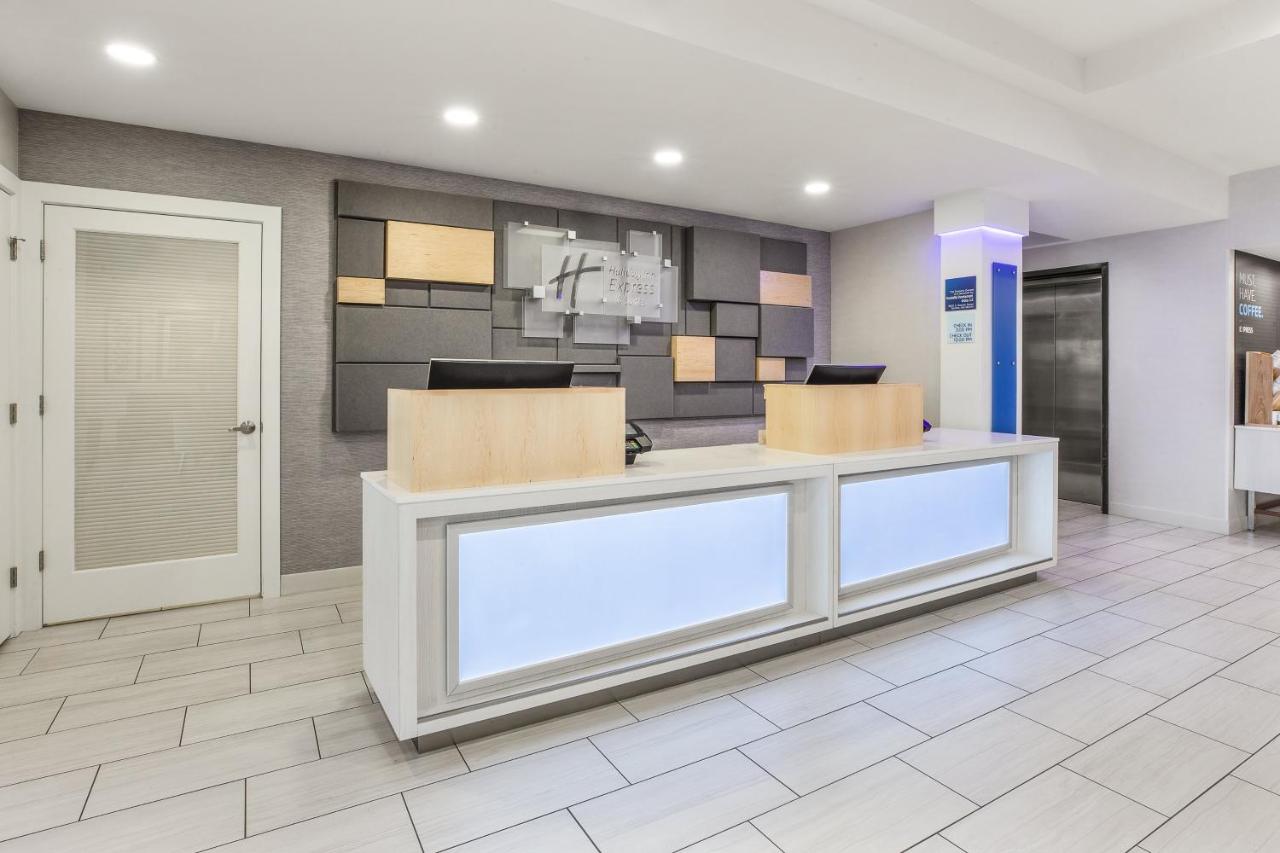  | Holiday Inn Express Hotel & Suites Tacoma, an IHG Hotel