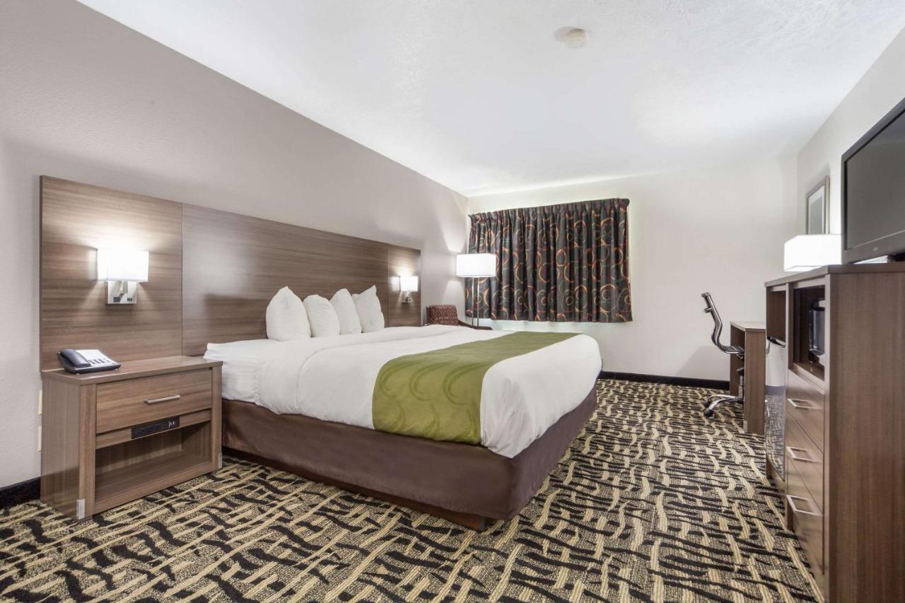  | Quality Inn & Suites West Omaha - NE Linclon
