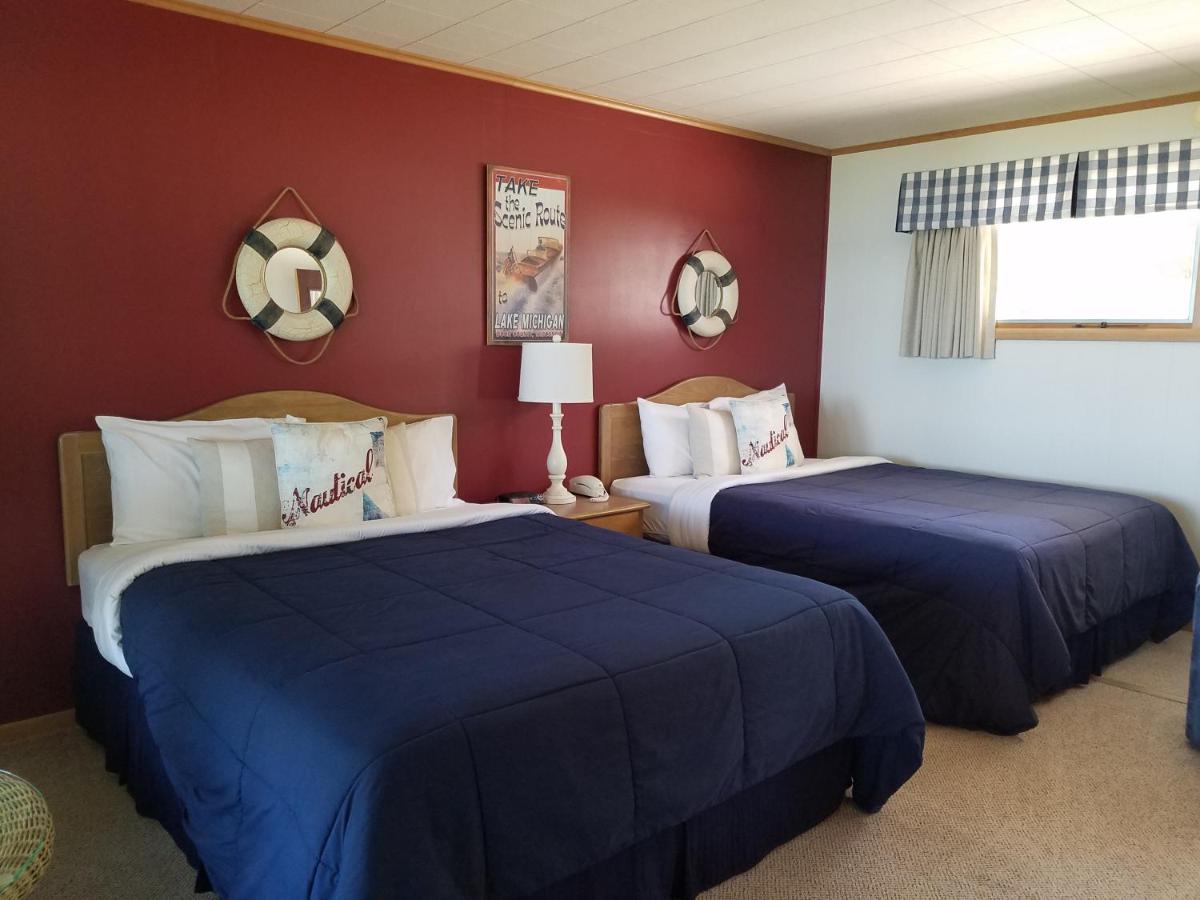 | Square Rigger Harbor Motel