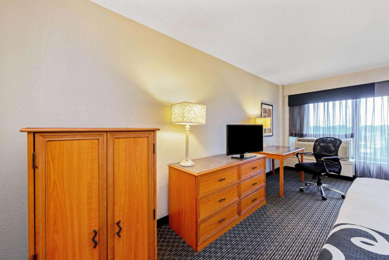 Double Room with Two Double Beds at La Quinta Inn & Suites by Wyndham New Orleans Airport
