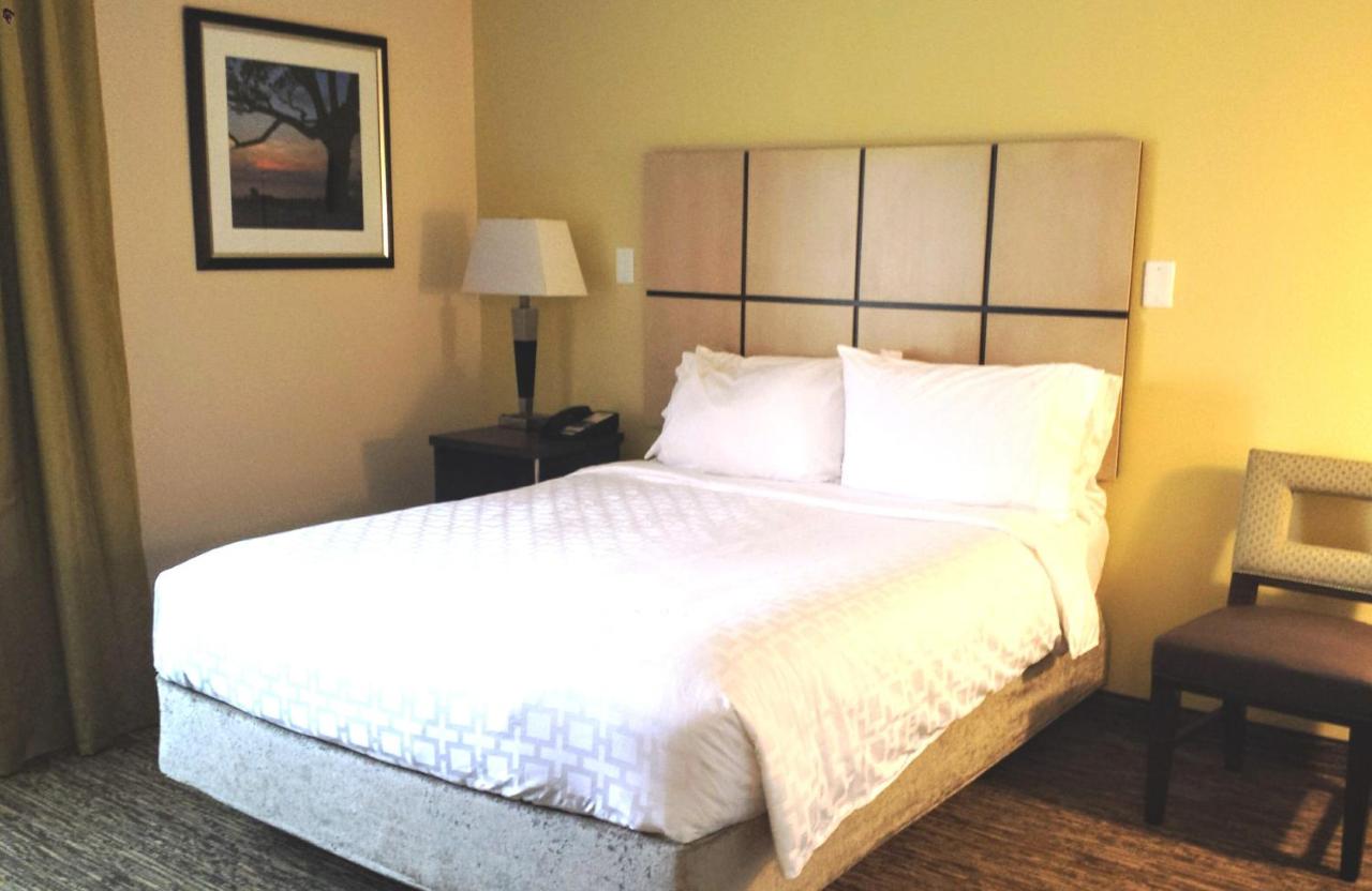 | Candlewood Suites Greenville NC, an IHG Hotel