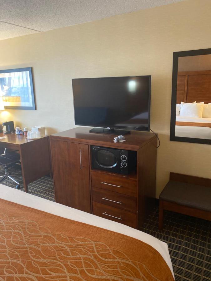 Queen Room with Two Queen Beds - Non-Smoking at Comfort Inn - Springfield