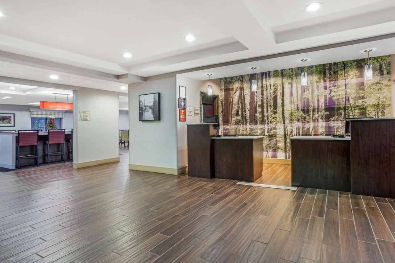 | La Quinta by Wyndham Norwich-Plainfield-Casino