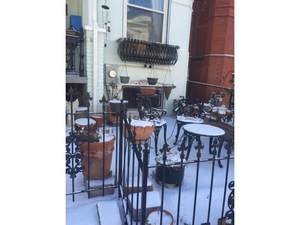 | Ledroit Park Renaissance Bed and Breakfast