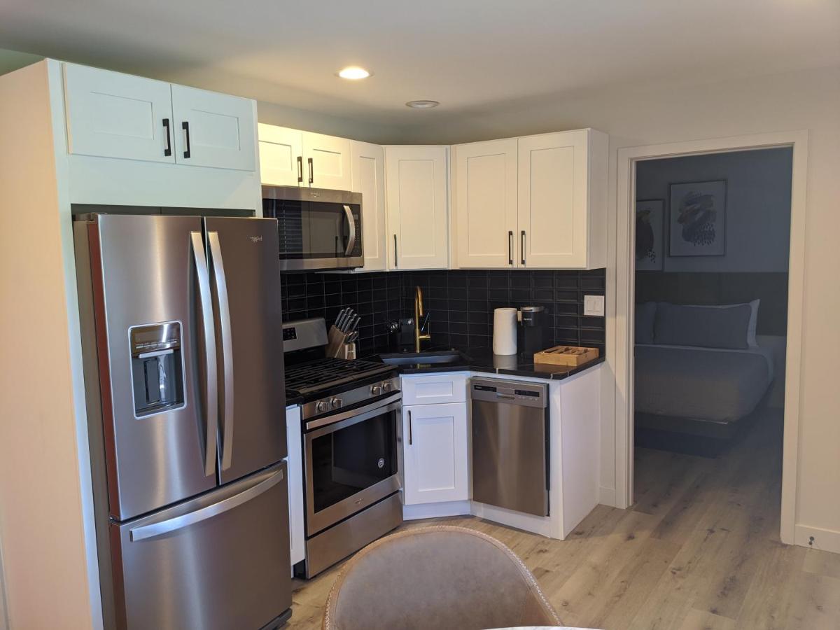 | 4411 Inn & Suites