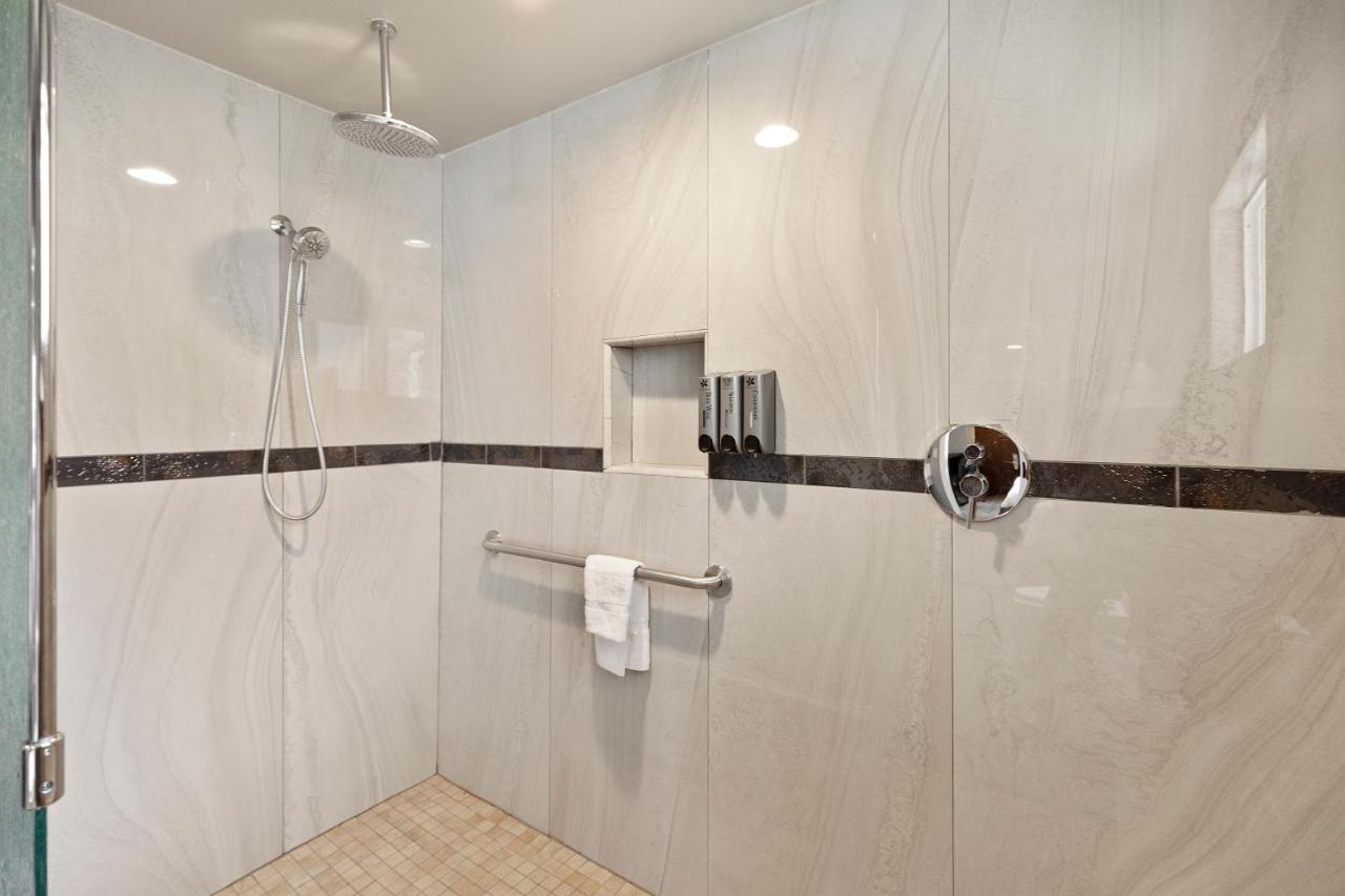 Deluxe Double or Twin Room at Le Blanc Inn & Suites