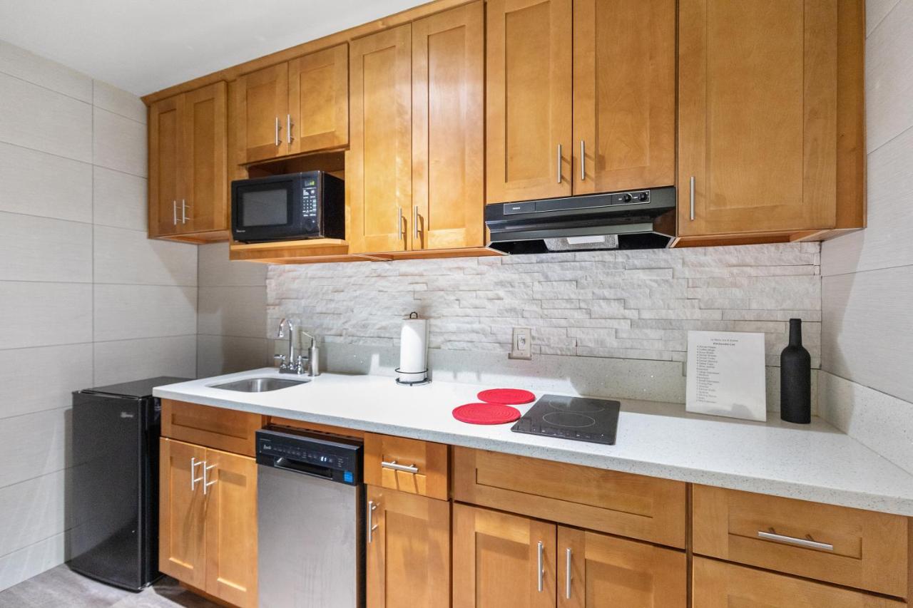Deluxe Double Studio at Le Blanc Inn & Suites
