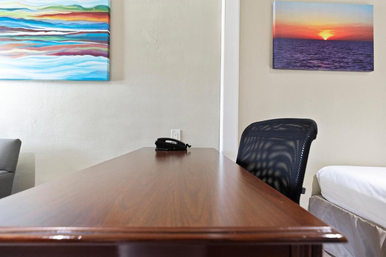 Deluxe Double Studio at Le Blanc Inn & Suites