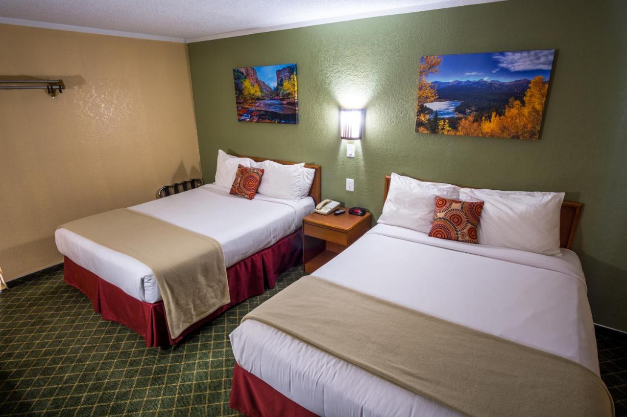 Queen Room with Two Queen Beds - Non-Smoking at Red River Inn Silt-Rifle