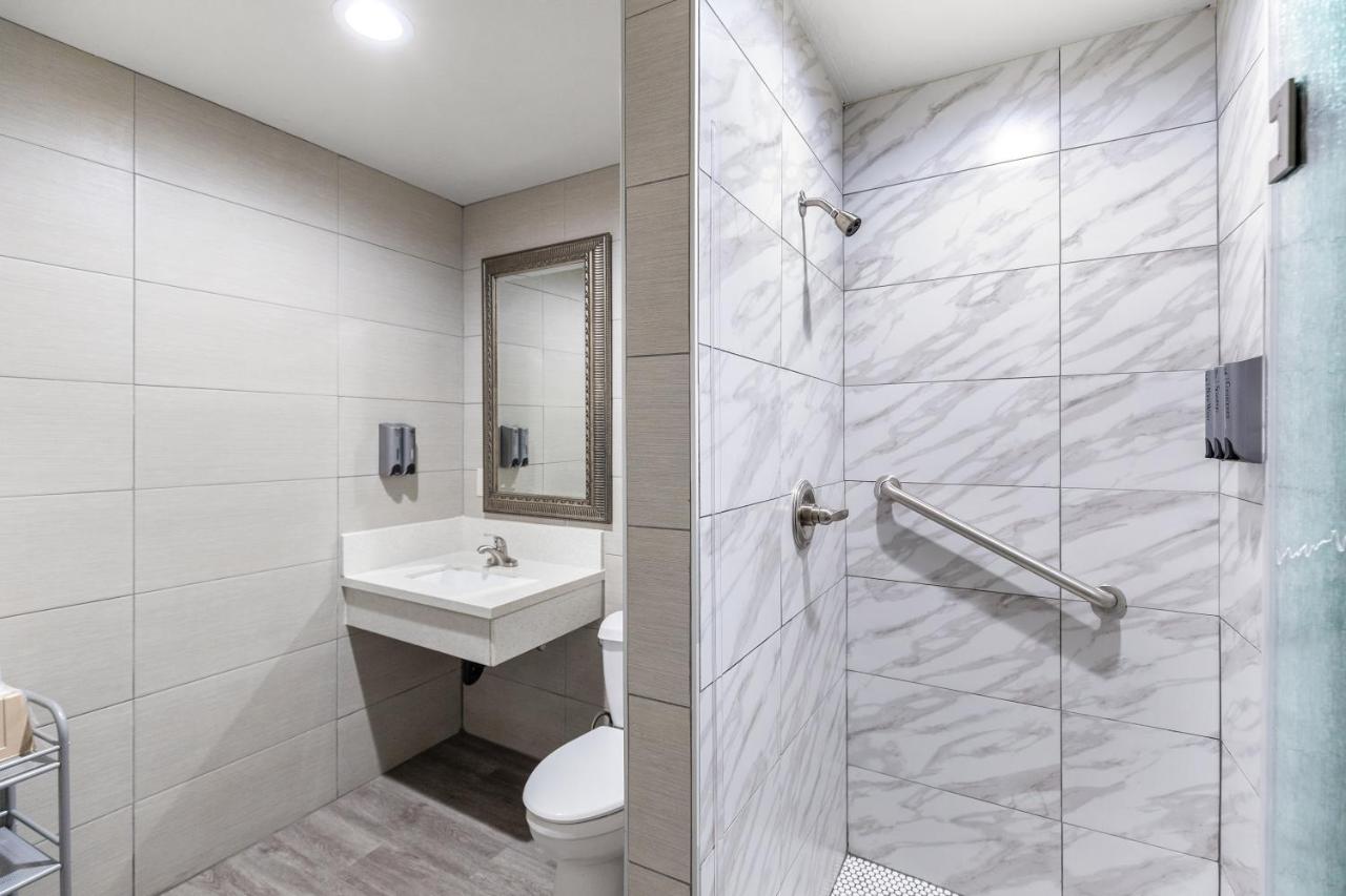 King Studio at Le Blanc Inn & Suites
