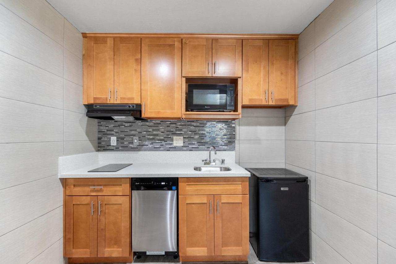 King Studio at Le Blanc Inn & Suites