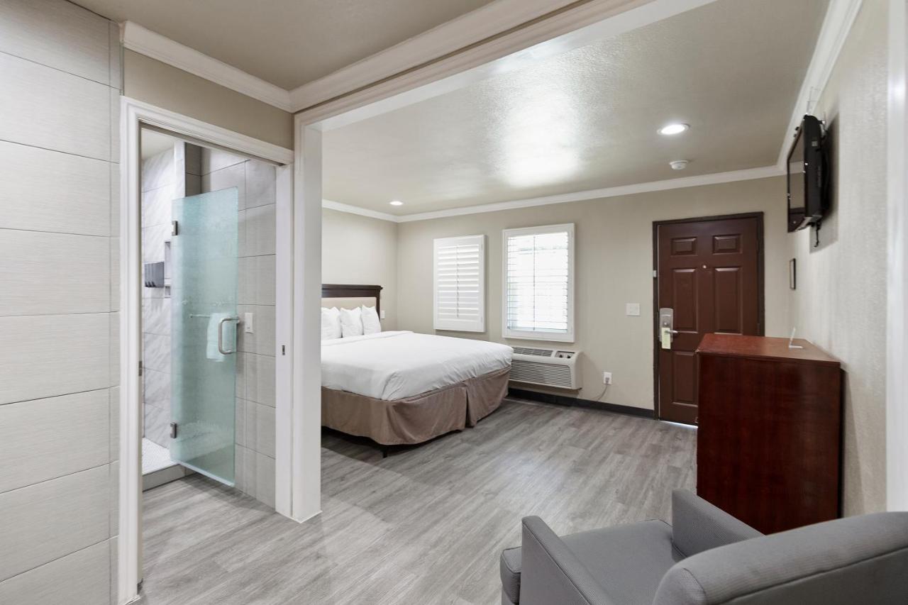 King Studio at Le Blanc Inn & Suites