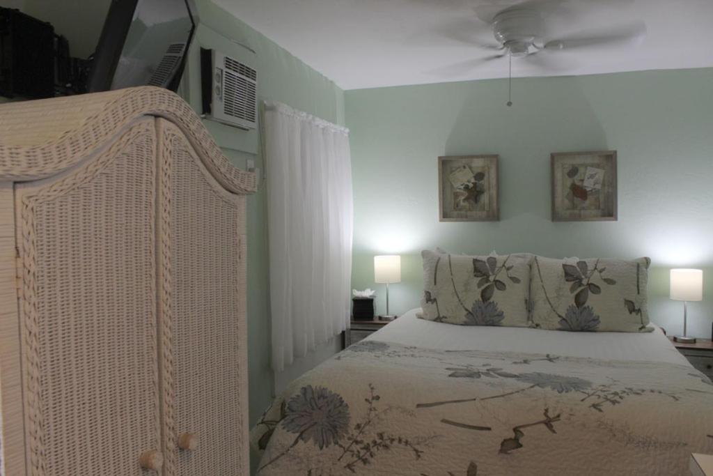  | Speakeasy Inn & Rum Bar