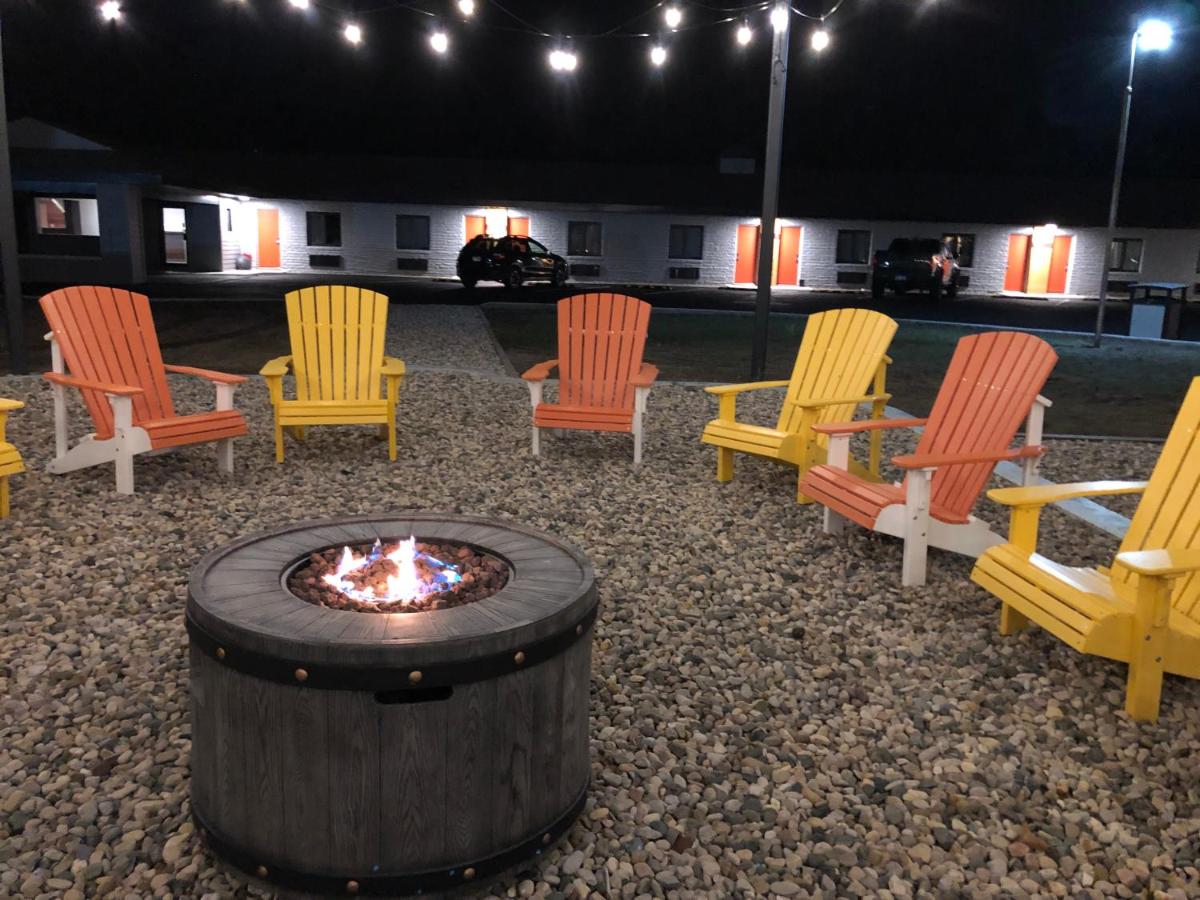 | 4411 Inn & Suites