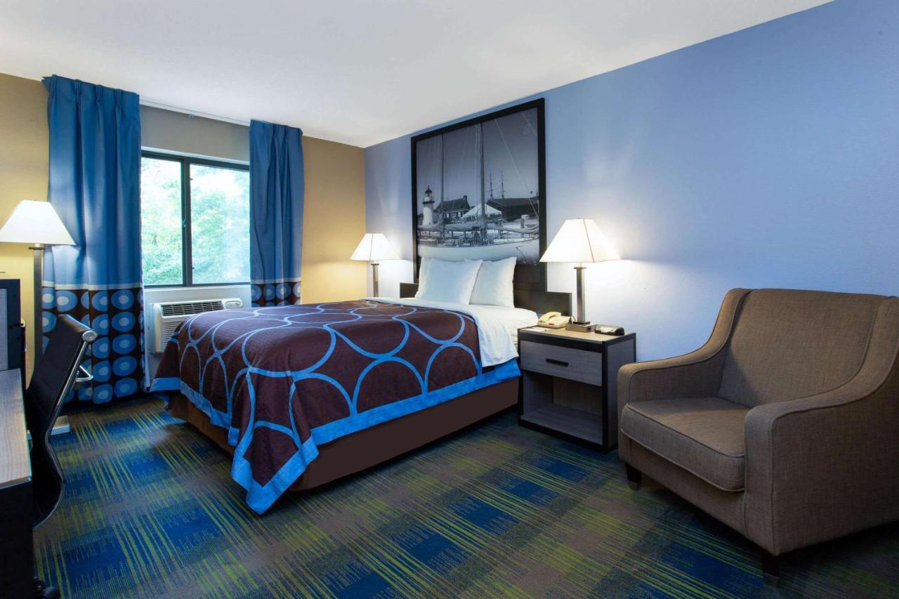 | Super 8 by Wyndham Cromwell/Middletown