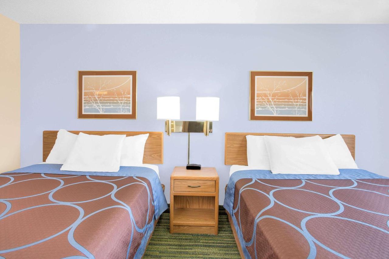 Queen Room with Two Queen Beds - Non-Smoking at Boarders Inn & Suites by Cobblestone Hotels - Waterloo/Cedar Falls