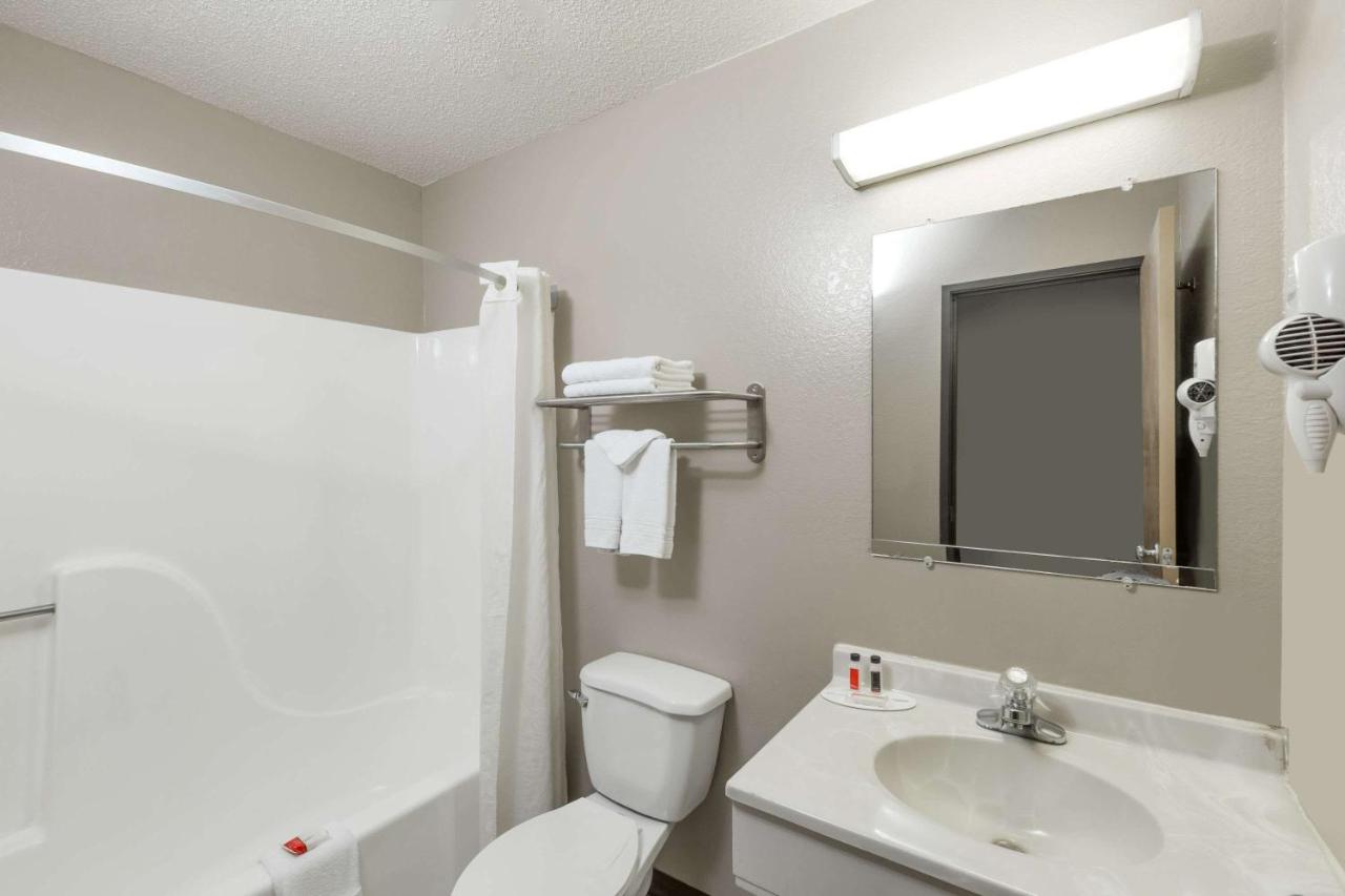  | Super 8 by Wyndham Hays KS
