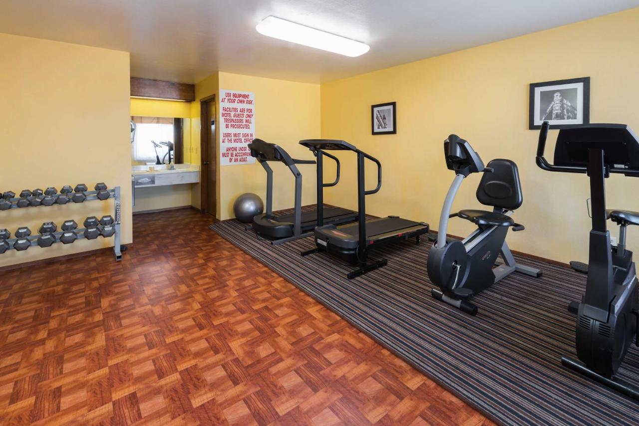 | Days Inn by Wyndham Pinole Berkeley