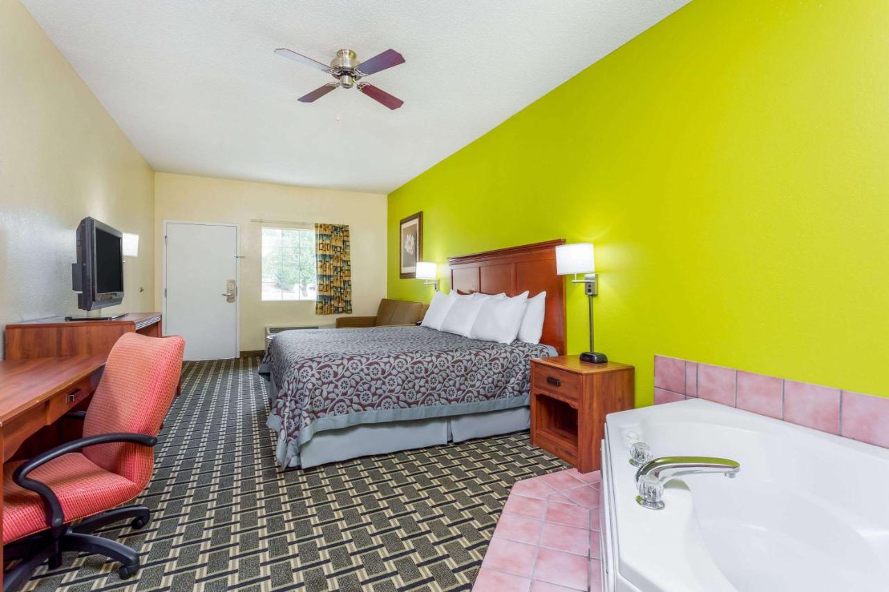  | Days Inn by Wyndham Trenton