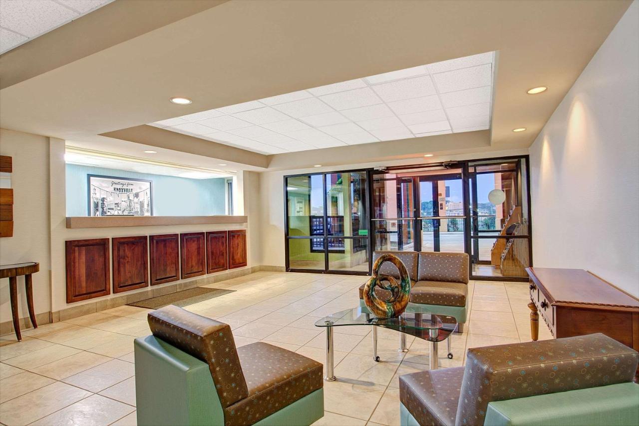 | Super 8 by Wyndham Knoxville East