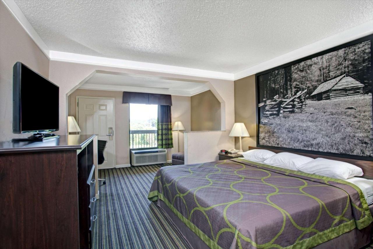 | Super 8 by Wyndham Knoxville East